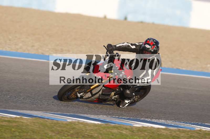 /Archiv-2024/02 29.01.-02.02.2024 Moto Center Thun Jerez/Gruppe gruen-green/6